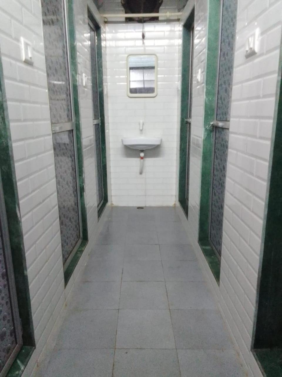 Amaan Hotel Mumbai Exterior photo